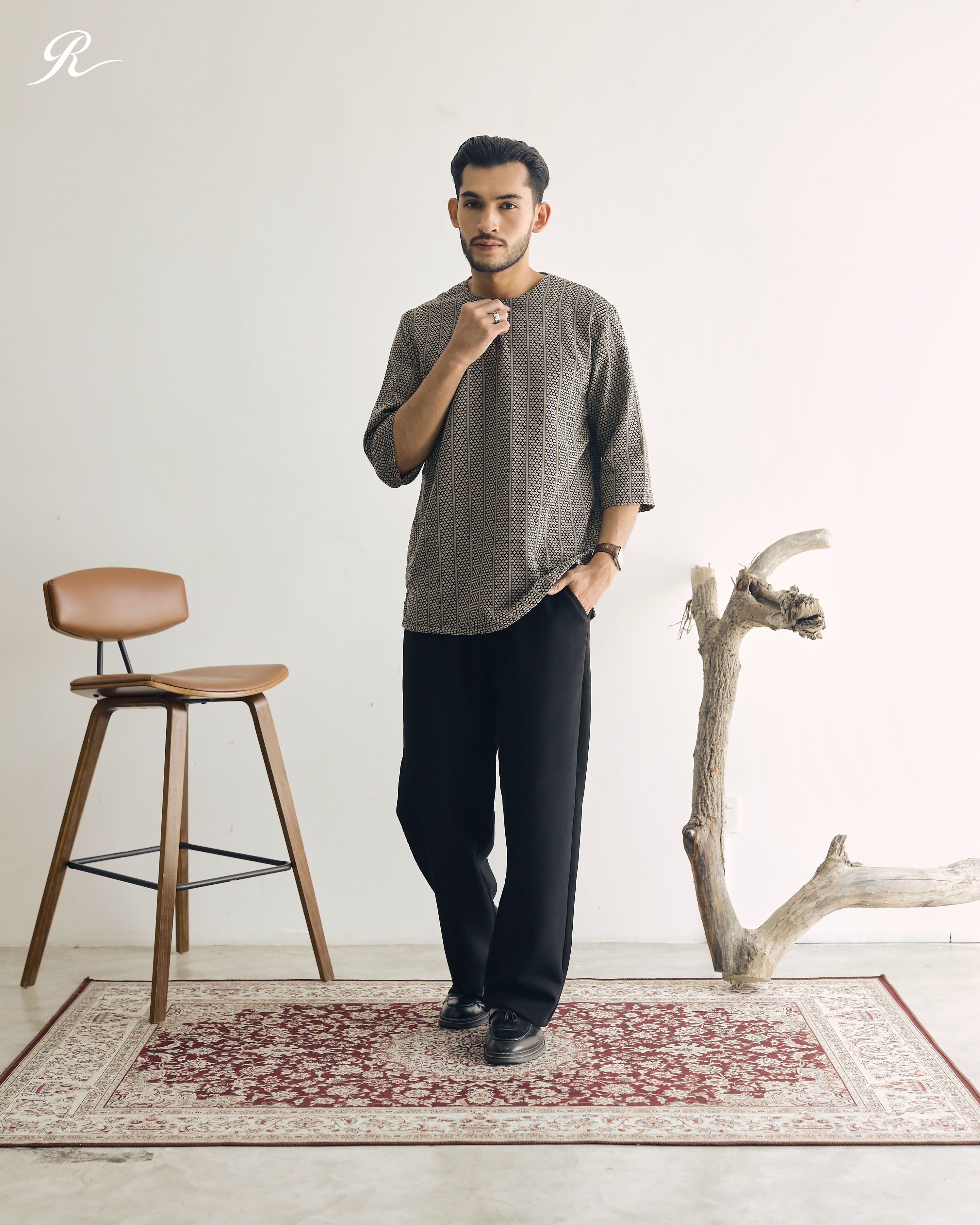 TEDUH SIRI : THREE QUARTER SLEEVE TOP - BLACK