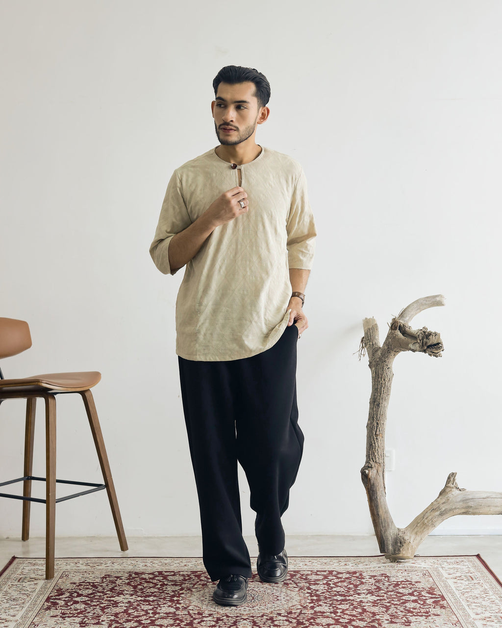 KUDRAT SIRI : THREE QUARTER SLEEVE TOP - BEIGE