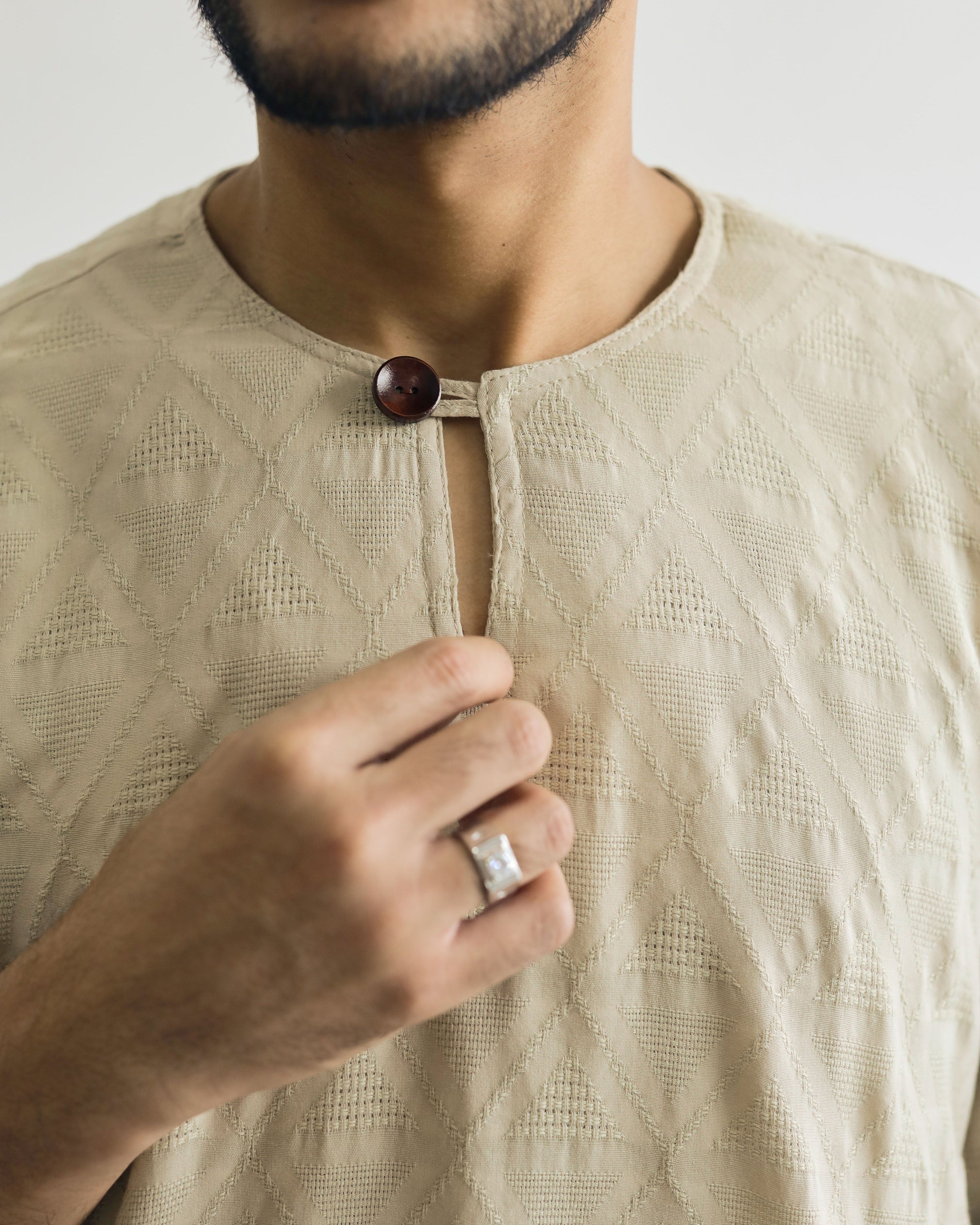 KUDRAT SIRI : THREE QUARTER SLEEVE TOP - BEIGE