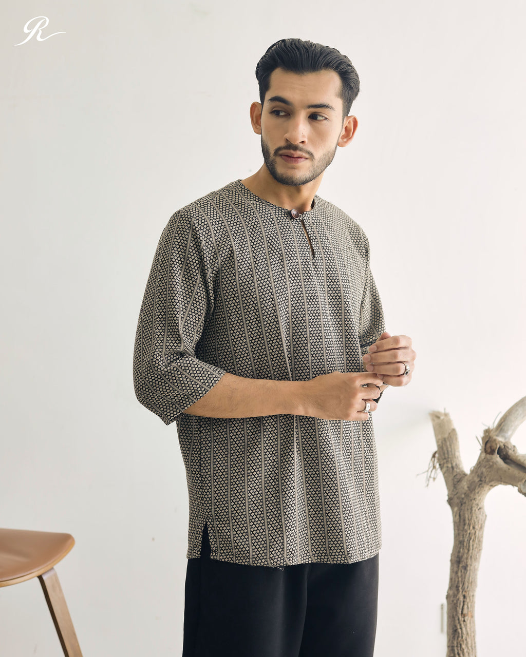 TEDUH SIRI : THREE QUARTER SLEEVE TOP - BLACK
