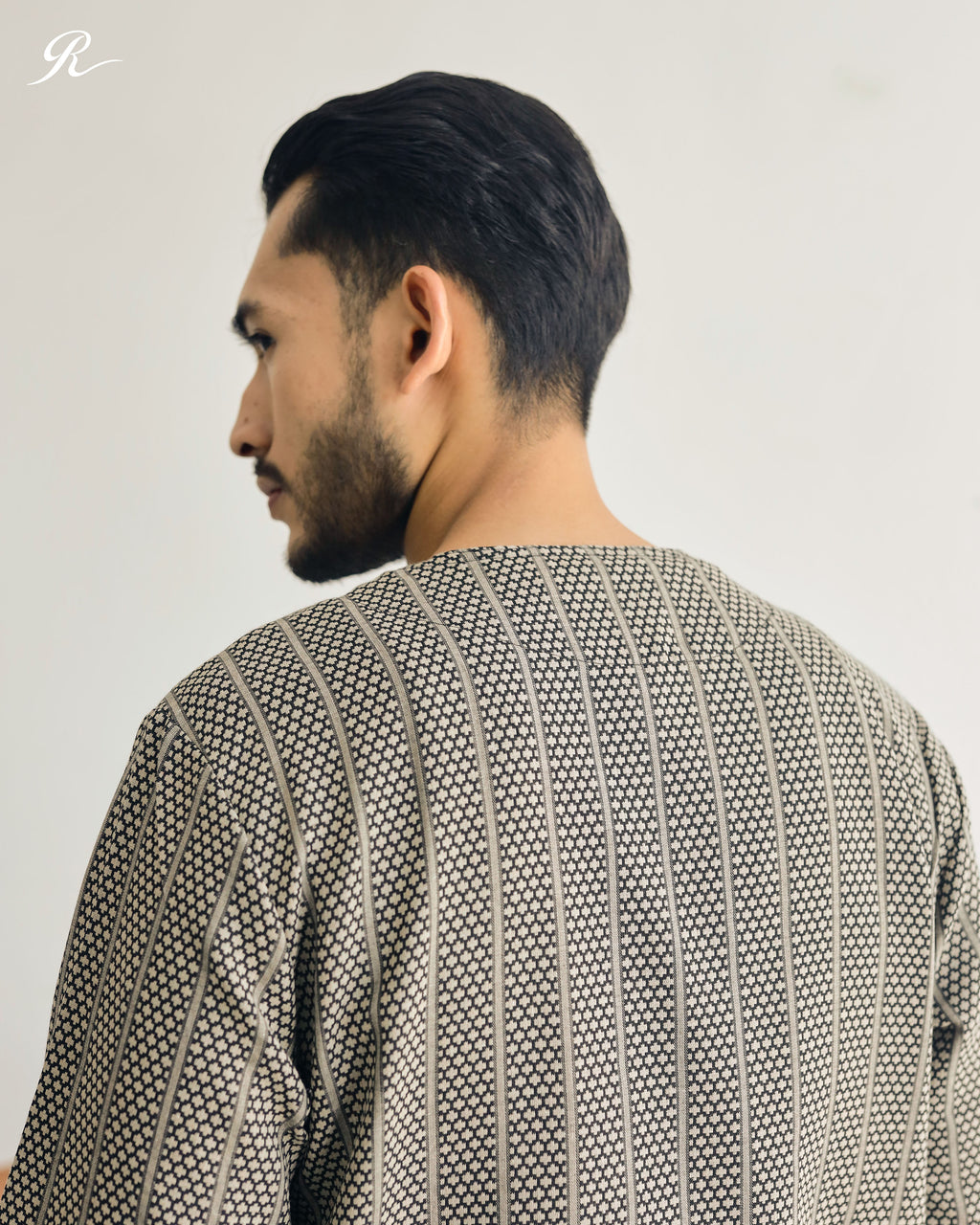 TEDUH SIRI : THREE QUARTER SLEEVE TOP - BLACK