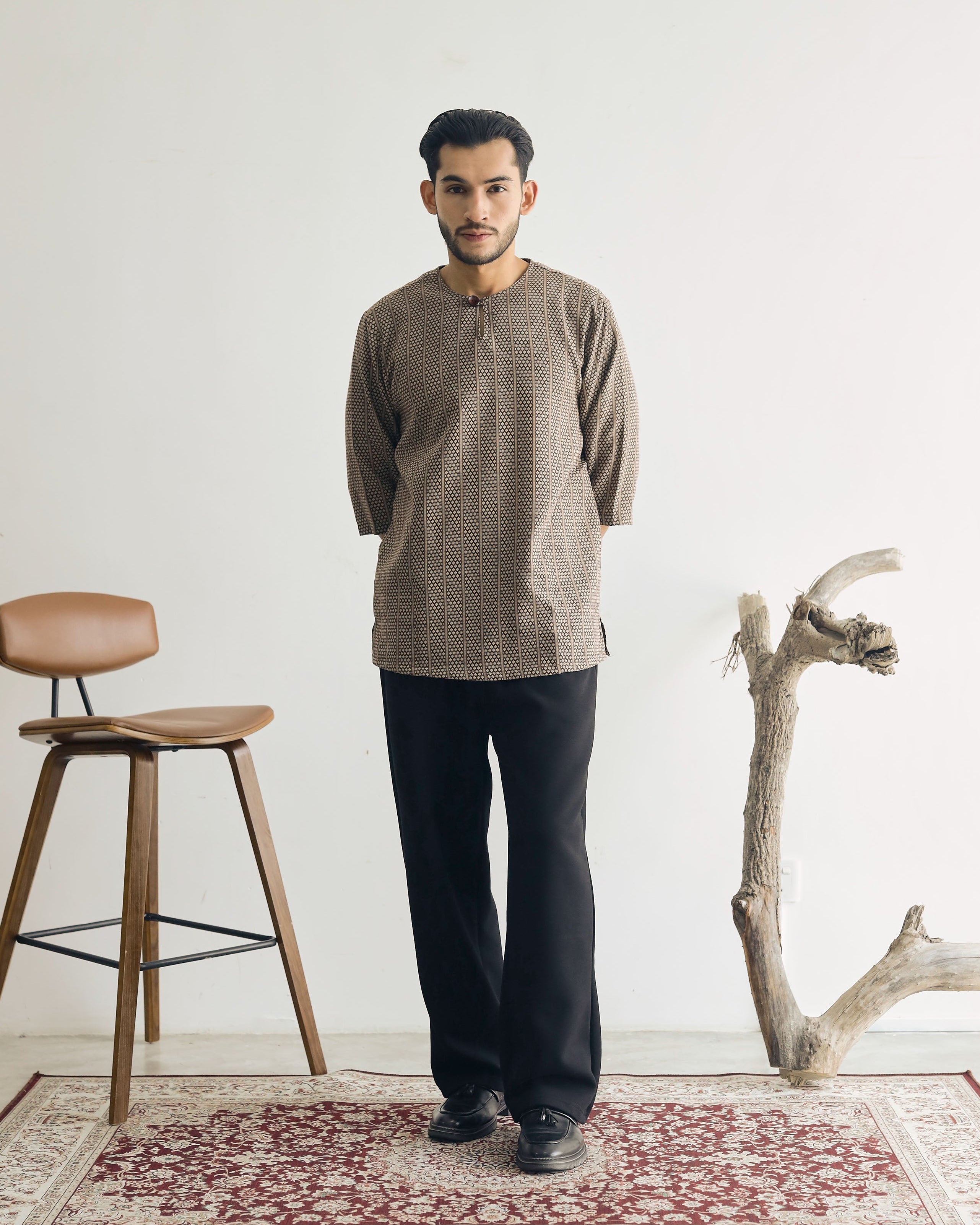 TEDUH SIRI : THREE QUARTER SLEEVE TOP - BROWN