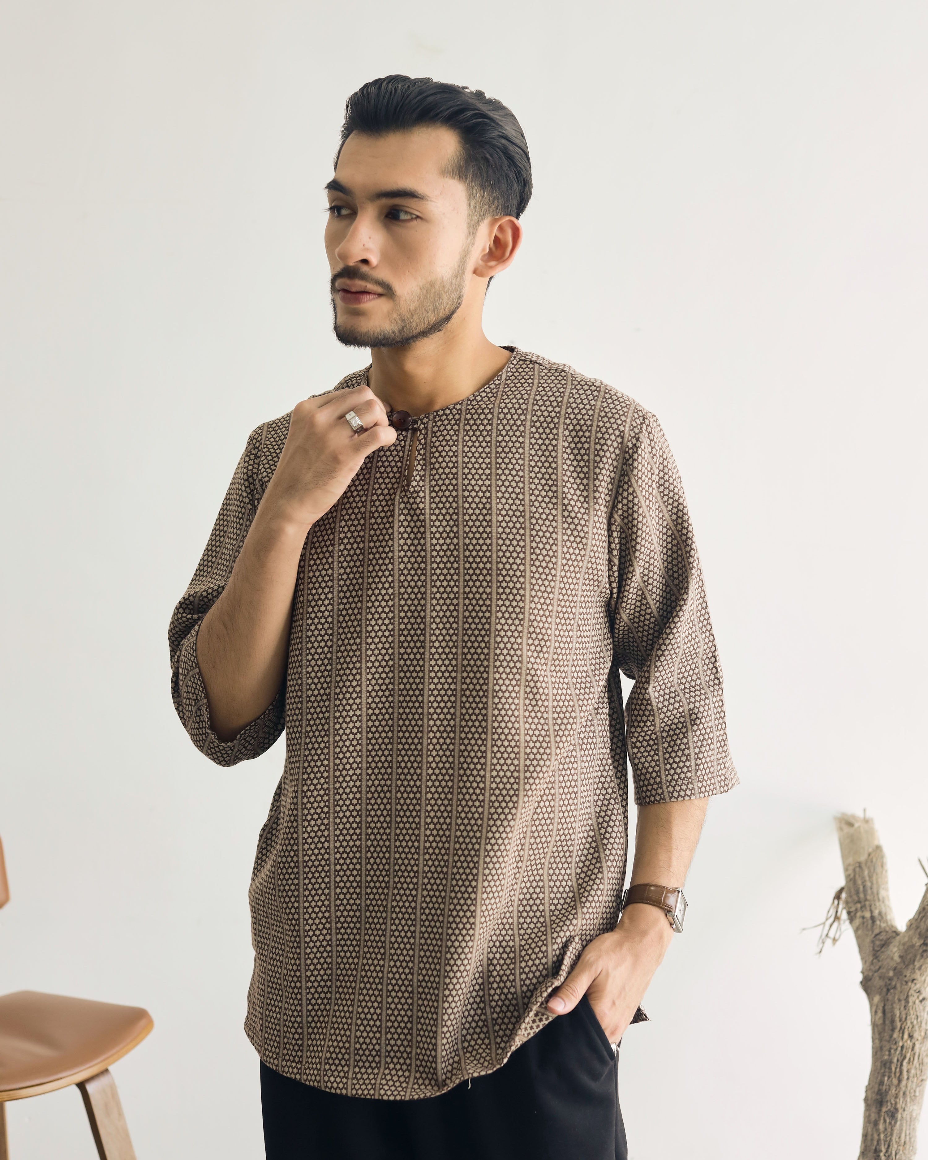 TEDUH SIRI : THREE QUARTER SLEEVE TOP - BROWN