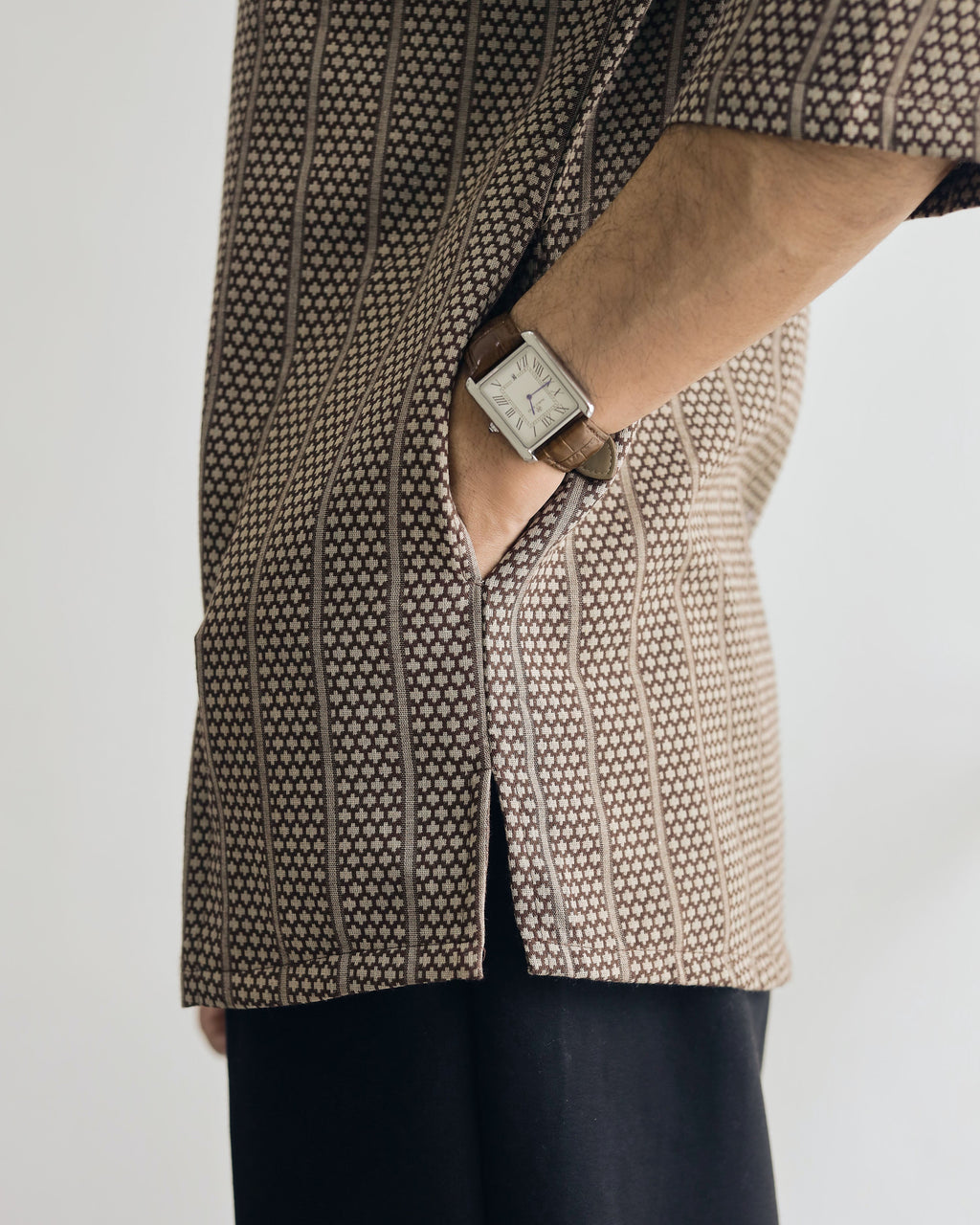 TEDUH SIRI : THREE QUARTER SLEEVE TOP - BROWN